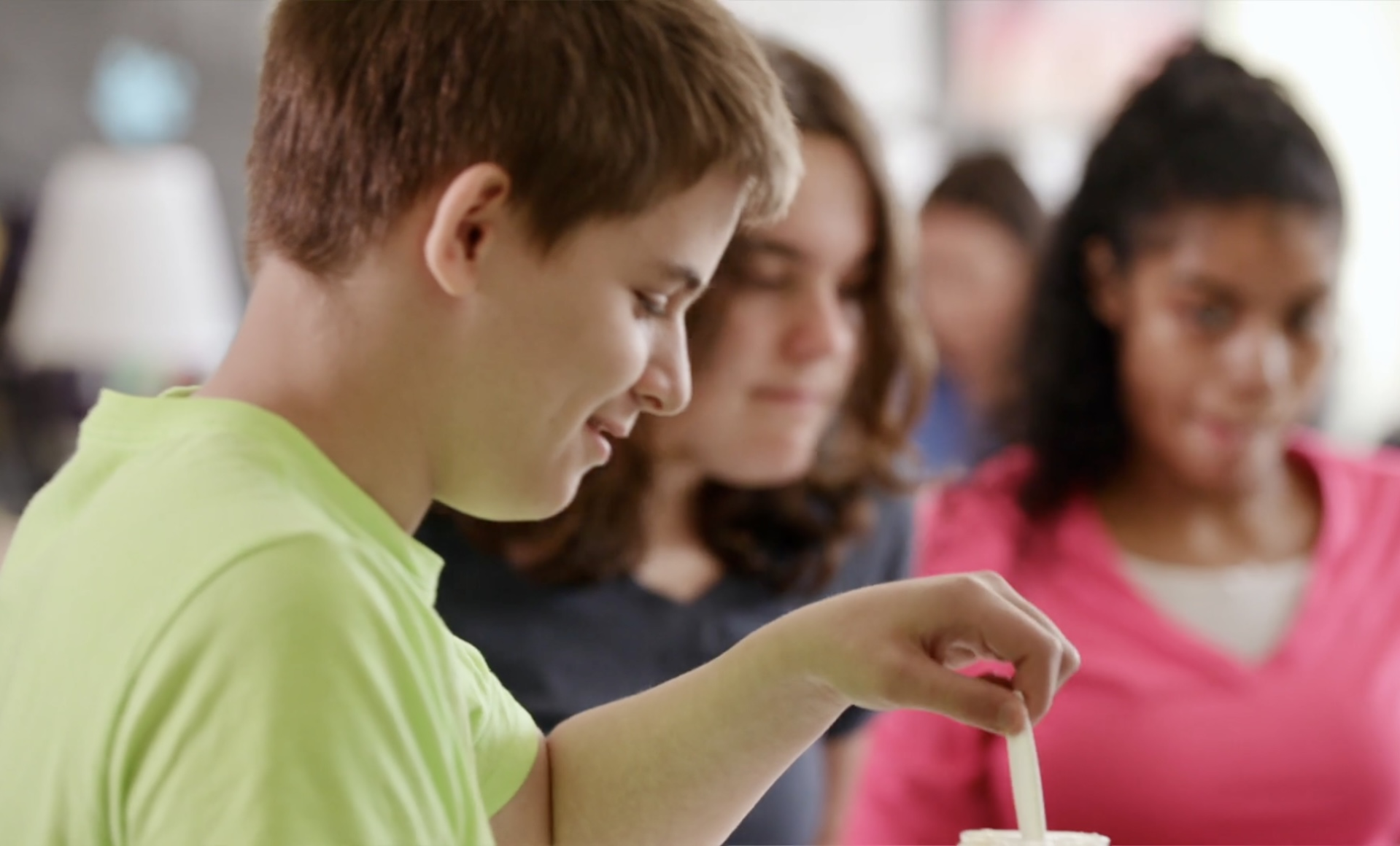 Kids interacting at the KidsLink Neurobehavioral Center near Cleveland